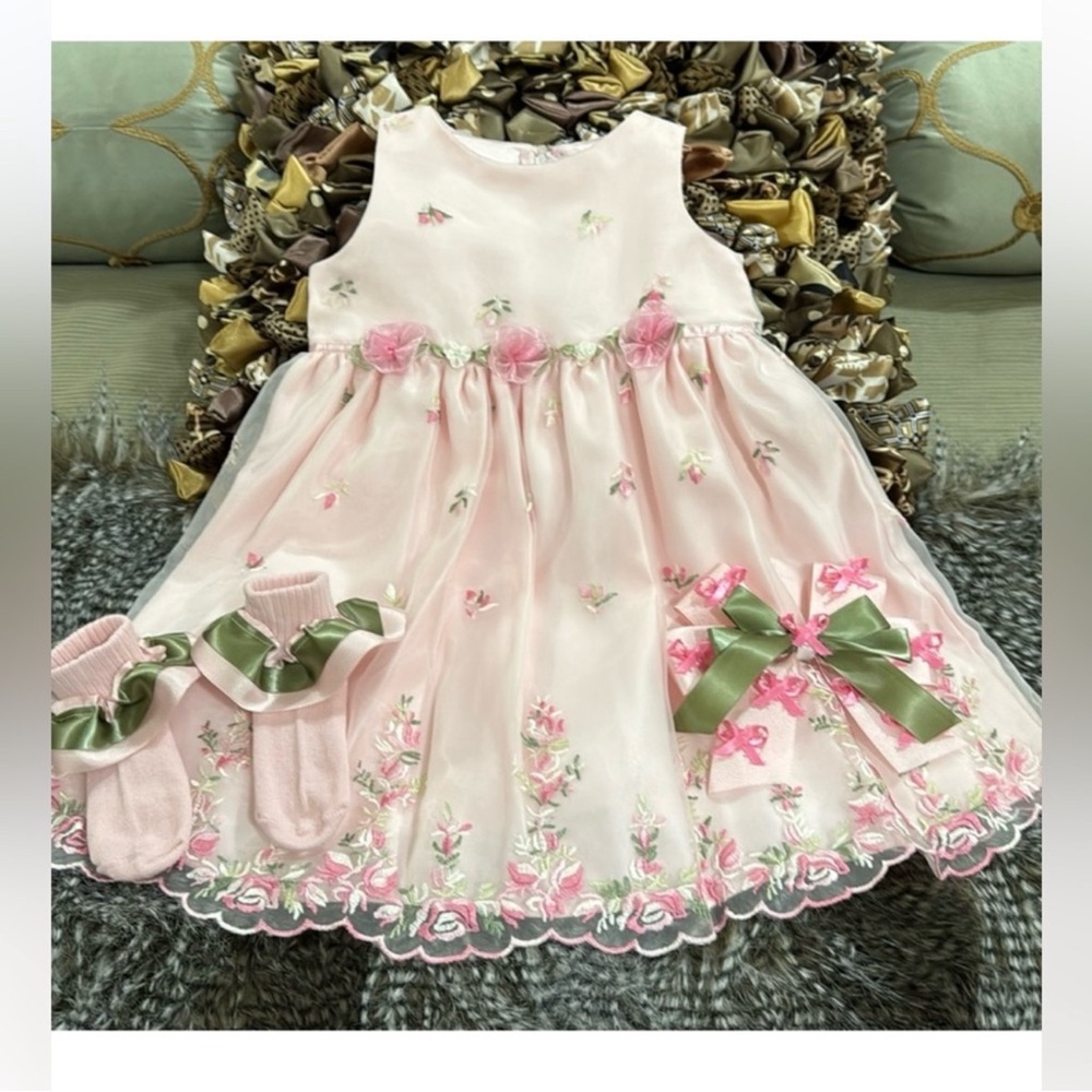 Cinderella kids dress size 24 months & socks and bow price is firm